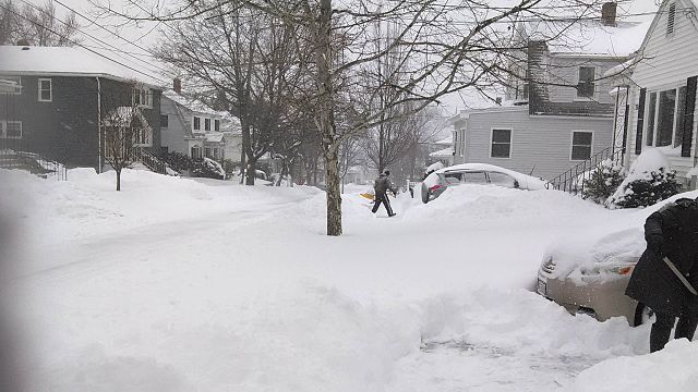 "January 2015 nor'easter snowfall in Watertown, MA" by Aria1561 - Own work. Licensed under CC BY-SA 3.0 via Wikimedia Commons -